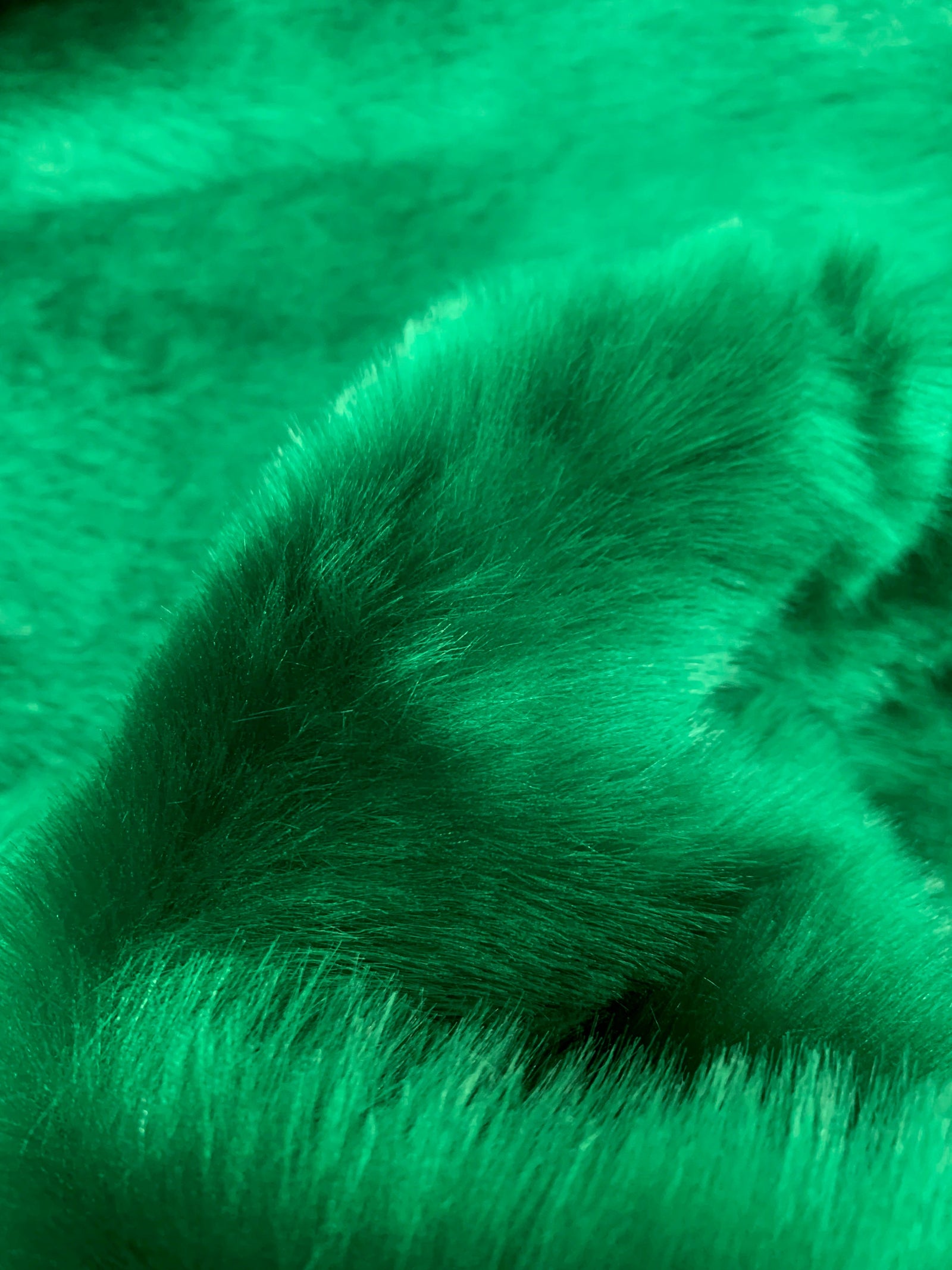 Zahra EMERALD GREEN 0.75 Inch Short Pile Soft Faux Fur Fabric for Fursuit, Cosplay Costume, Photo Prop, Trim, Throw Pillow, Crafts - 10177