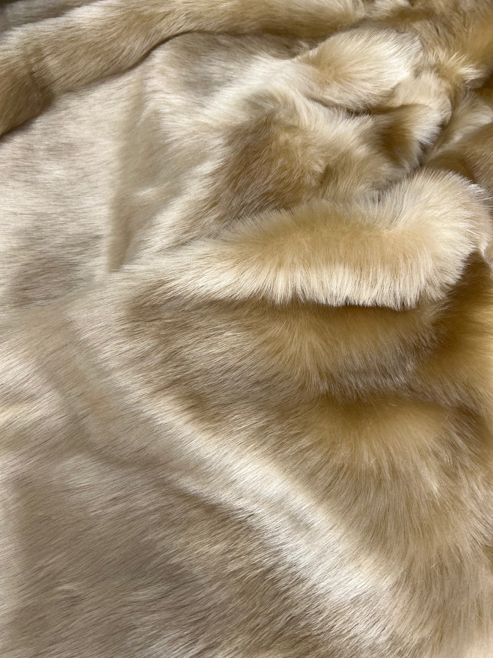 Zahra BEIGE TAUPE 0.75 Inch Short Pile Soft Faux Fur Fabric for Fursuit, Cosplay Costume, Photo Prop, Trim, Throw Pillow, Crafts - 10177